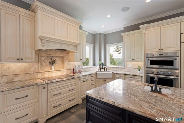 30 Daniel Trace, Burlington, CT 06013