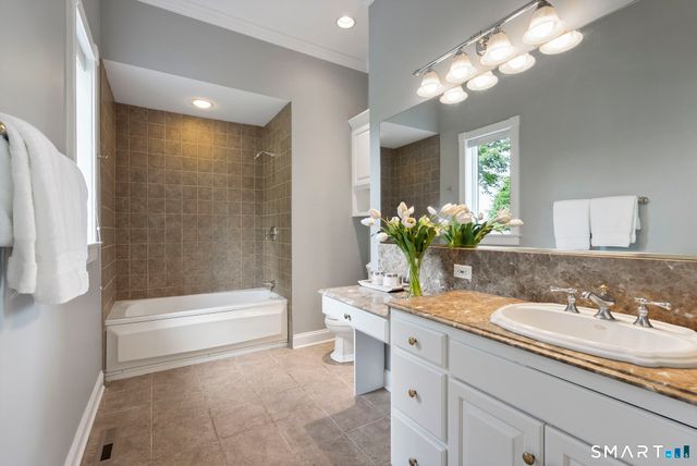 30 Daniel Trace, Burlington, CT 06013
