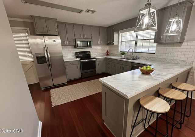 652 N 2nd Street, Chipley, FL 32428