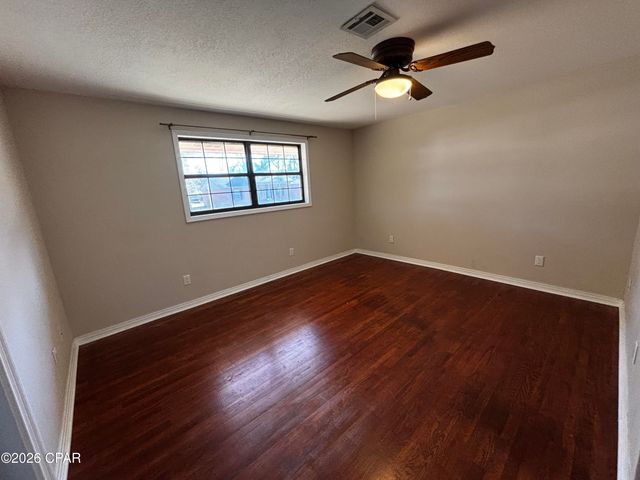 652 N 2nd Street, Chipley, FL 32428