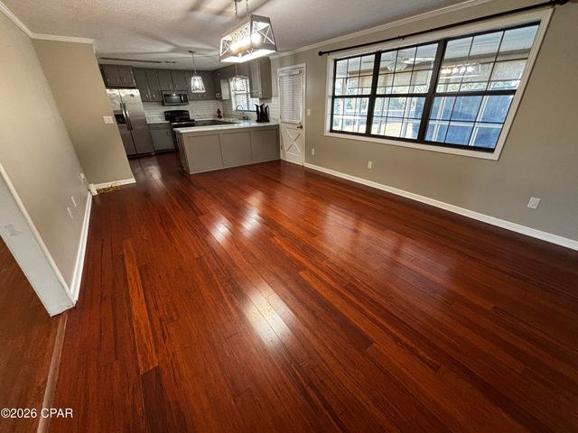 652 N 2nd Street, Chipley, FL 32428