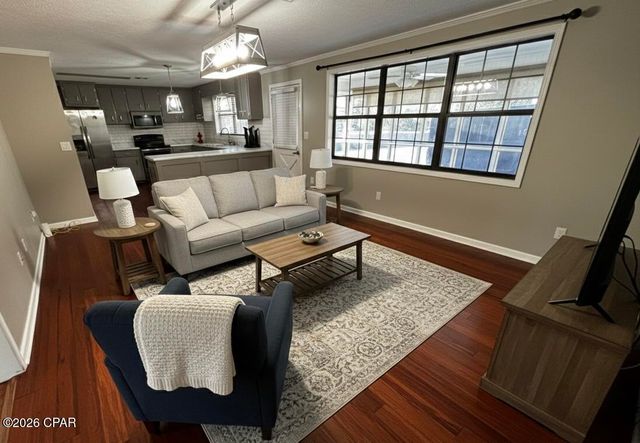 652 N 2nd Street, Chipley, FL 32428