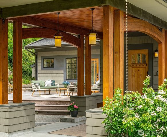 8302 SW Dilworth, Vashon, WA 98070