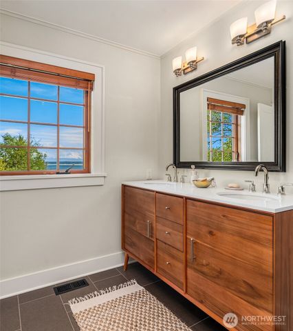 8302 SW Dilworth, Vashon, WA 98070