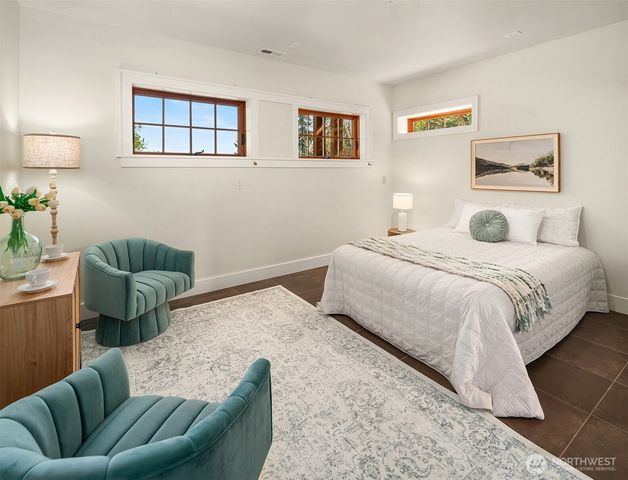 8302 SW Dilworth, Vashon, WA 98070