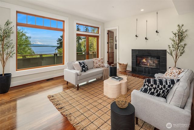 8302 SW Dilworth, Vashon, WA 98070