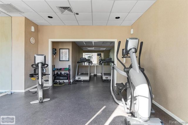 5000 Town Center, Southfield, MI 48075