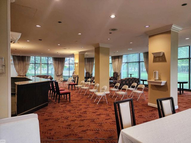 5000 Town Center, Southfield, MI 48075