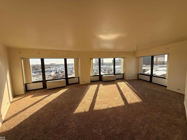 5000 Town Center, Southfield, MI 48075