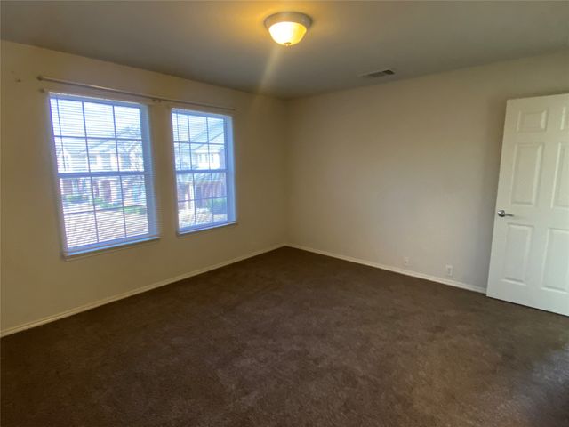 2725 Hyde Park Drive, Grand Prairie, TX 75050