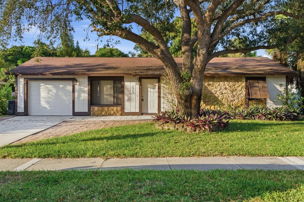 2545 Conroy Drive, North Palm Beach, FL 33403