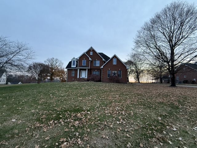 385 Thoroughbred Ln, Hartsville, TN 37074