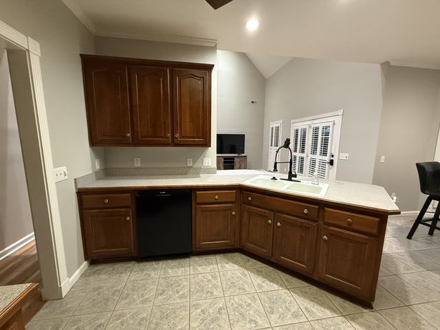 385 Thoroughbred Ln, Hartsville, TN 37074