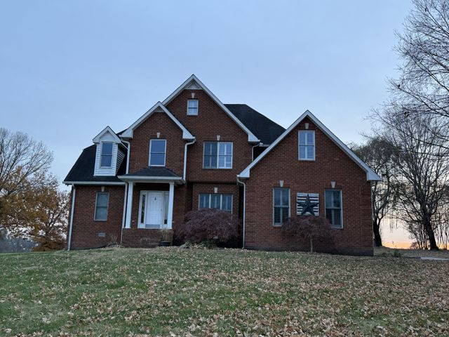 385 Thoroughbred Ln, Hartsville, TN 37074