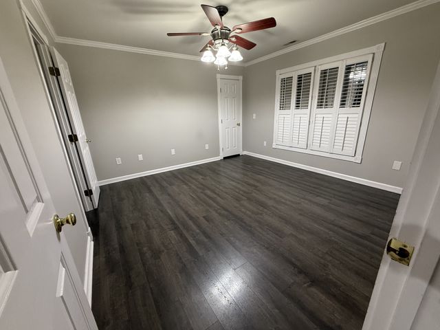 385 Thoroughbred Ln, Hartsville, TN 37074