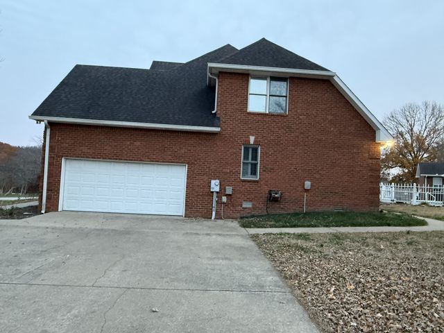 385 Thoroughbred Ln, Hartsville, TN 37074