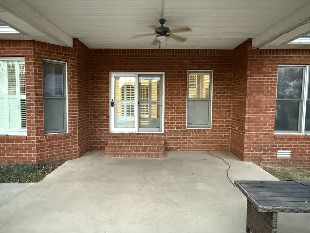 385 Thoroughbred Ln, Hartsville, TN 37074