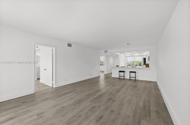 12500 SW 5th Ct 410M, Pembroke Pines, FL 33027