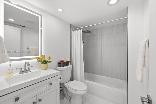 12500 SW 5th Ct 410M, Pembroke Pines, FL 33027