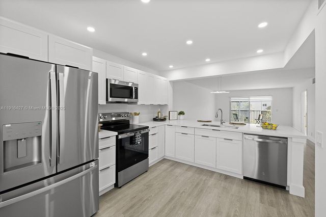 12500 SW 5th Ct 410M, Pembroke Pines, FL 33027