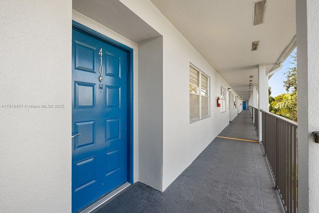 12500 SW 5th Ct 410M, Pembroke Pines, FL 33027