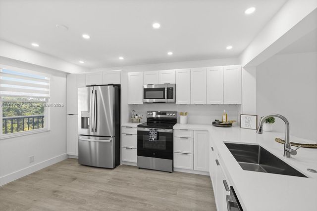 12500 SW 5th Ct 410M, Pembroke Pines, FL 33027