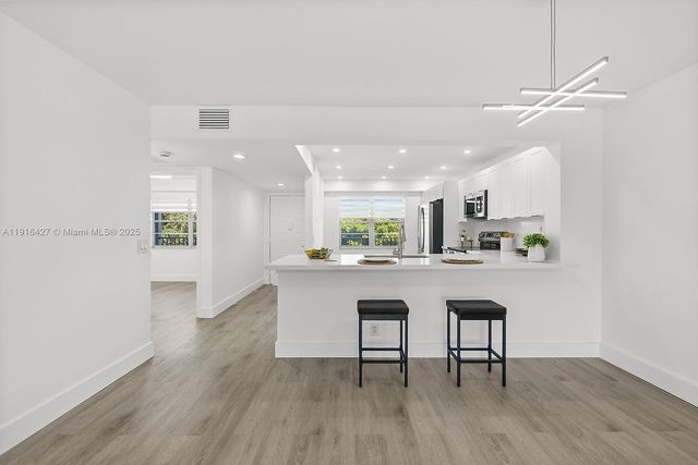 12500 SW 5th Ct 410M, Pembroke Pines, FL 33027