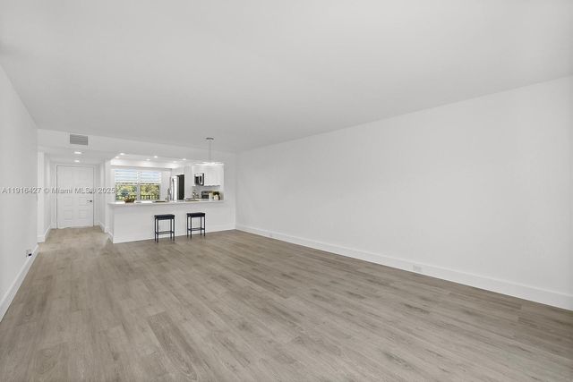 12500 SW 5th Ct 410M, Pembroke Pines, FL 33027