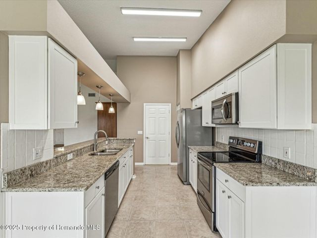 18325 Whitacre Circle, Hudson, FL 34667