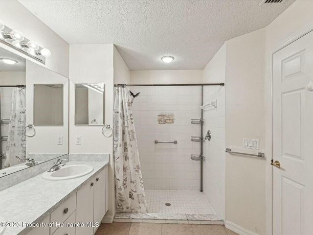18325 Whitacre Circle, Hudson, FL 34667