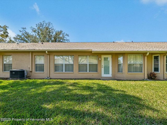 18325 Whitacre Circle, Hudson, FL 34667