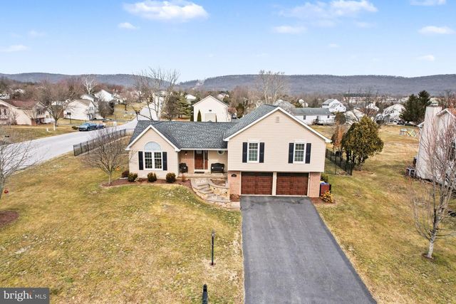 202 BARLEY FIELD CIR, Carlisle, PA 17015