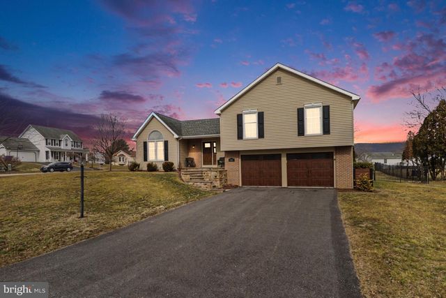202 BARLEY FIELD CIR, Carlisle, PA 17015