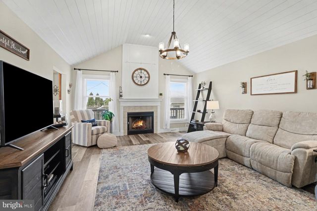 202 BARLEY FIELD CIR, Carlisle, PA 17015