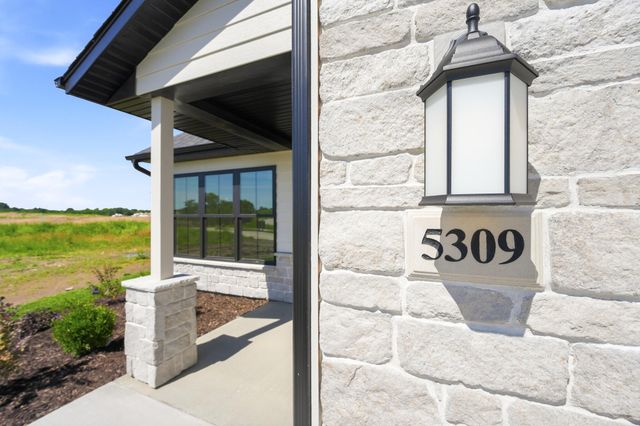 5309 STORMY DR, Columbia, MO 65203