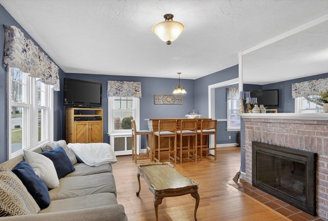 51 Brantwood Rd, Worcester, MA 01602