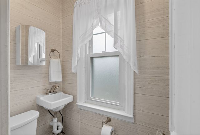 51 Brantwood Rd, Worcester, MA 01602