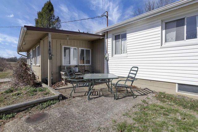 26039 State Route 180, Rockbridge, OH 43149