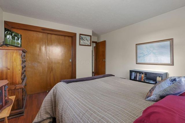 26039 State Route 180, Rockbridge, OH 43149