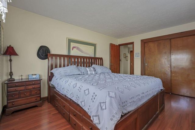 26039 State Route 180, Rockbridge, OH 43149