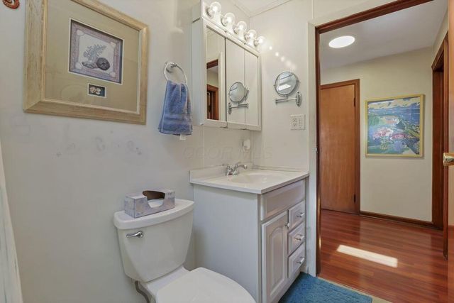 26039 State Route 180, Rockbridge, OH 43149