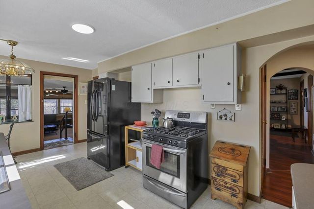 26039 State Route 180, Rockbridge, OH 43149