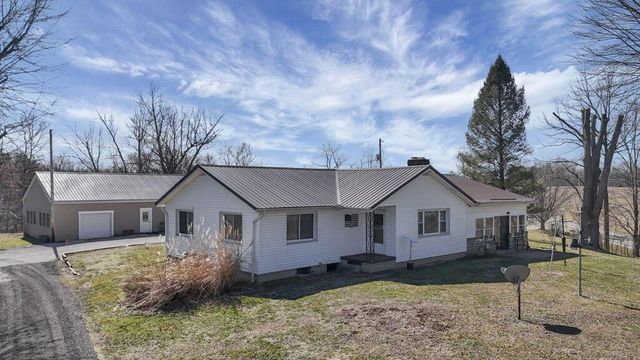 26039 State Route 180, Rockbridge, OH 43149