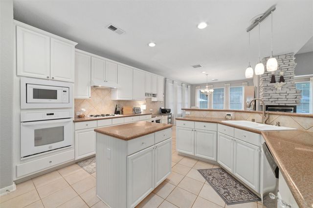 127 Hawknest Court, The Woodlands, TX 77384