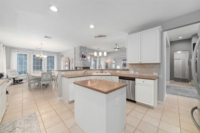 127 Hawknest Court, The Woodlands, TX 77384