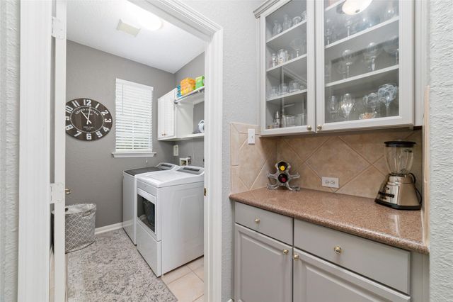 127 Hawknest Court, The Woodlands, TX 77384