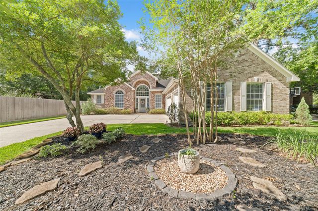 127 Hawknest Court, The Woodlands, TX 77384