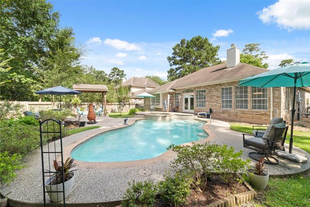 127 Hawknest Court, The Woodlands, TX 77384