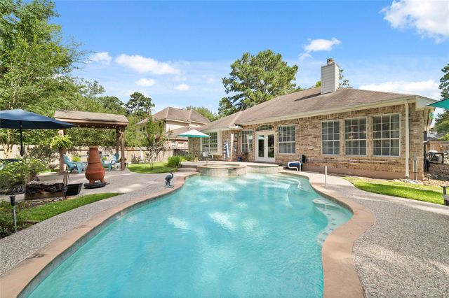 127 Hawknest Court, The Woodlands, TX 77384