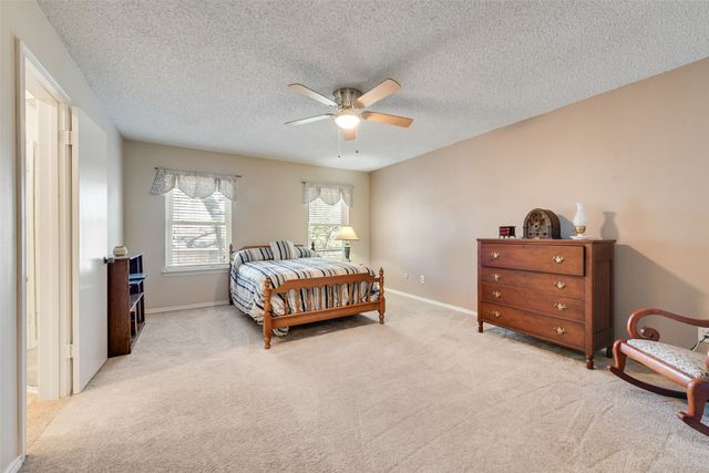 1719 Autumn Lane, Arlington, TX 76012